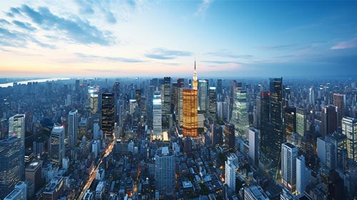 夕方の東京都心の青空