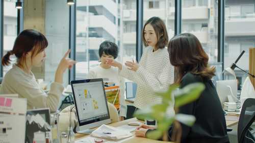 打ち合わせ中の女性社員たち