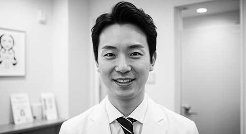 笑顔の医師のポートレート