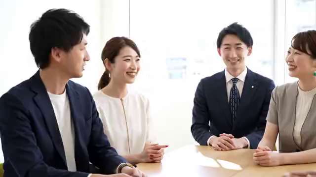 明るい雰囲気のビジネスミーティングの映像