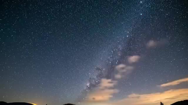 星空のタイムラプス映像
