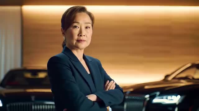 ビジネスマンと高級車